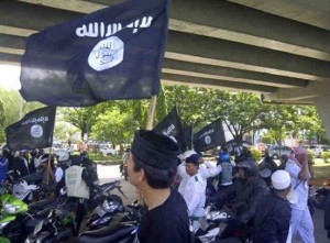 Il corte pro-Isis per le strade di Makassar, Indonesia (Twitter)